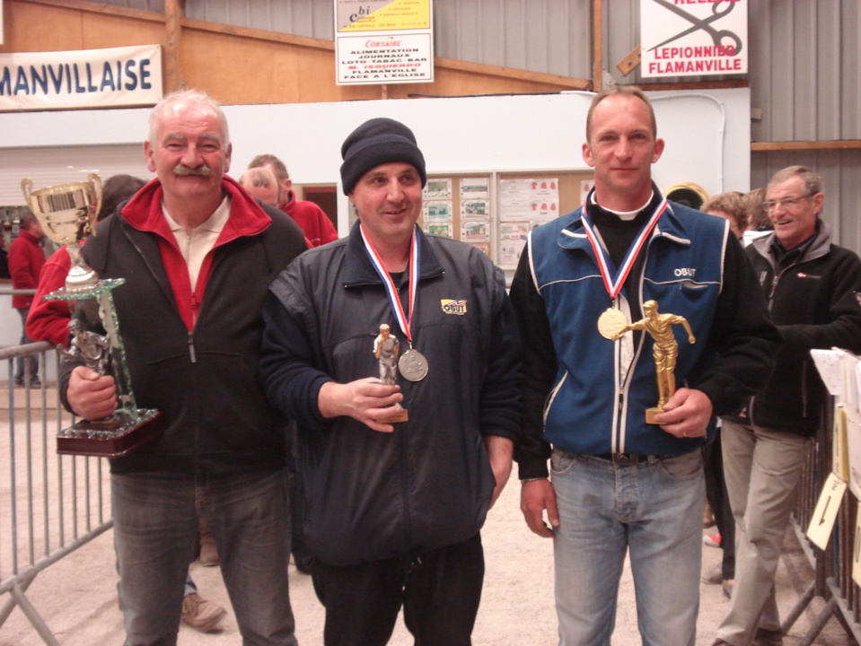 dos santos ARTHUR et éric LESAGE en compagnie du président de SOURDEVAL roger BRUNET dos santos ARTHUR et éric LESAGE en compagnie du président de SOURDEVAL roger BRUNET