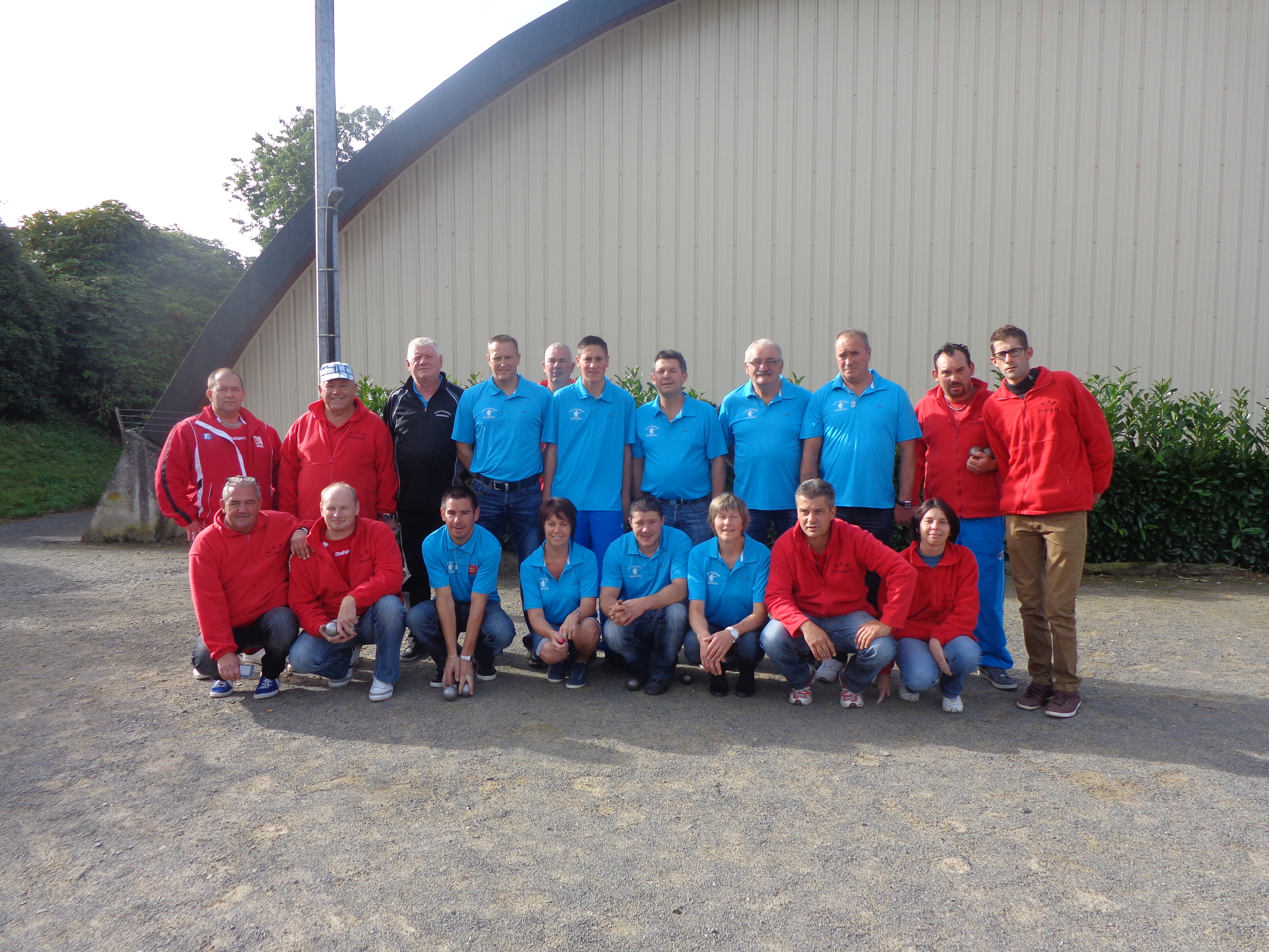 les 2 équipes: SOURDEVAL et LA FERTE BERNARD les 2 équipes: SOURDEVAL et LA FERTE BERNARD