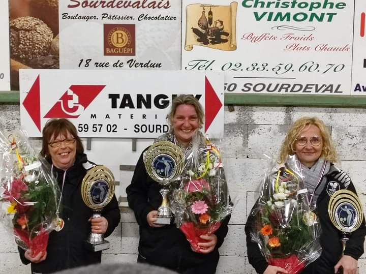 équipe championne  - maryline CASTEX - karine LECARPENTIER - yolande GIFFAUT