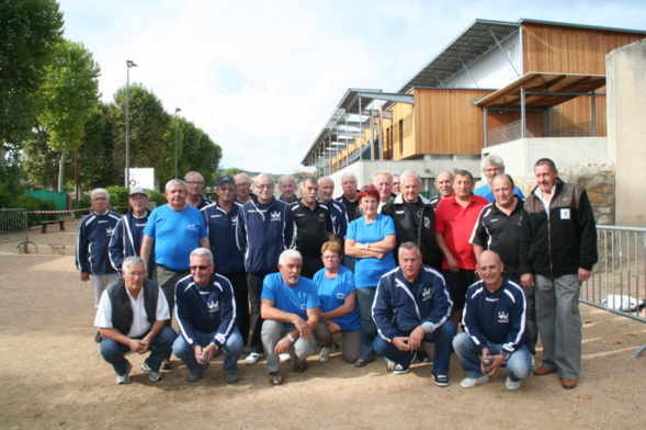 l'équipe vétéran de roger bonneville championne de haute loire des clubs 2012 l'équipe vétéran de roger bonneville championne de haute loire des clubs 2012