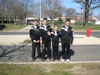 Les  Jeunes  a  Issoire Les  Jeunes  a  Issoire