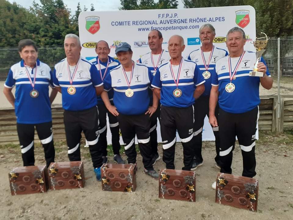 L'équipe du  Président  et  Capitaine  Patrick  Hernandez  Champions Vétérans  2021 L'équipe du  Président  et  Capitaine  Patrick  Hernandez  Champions Vétérans  2021