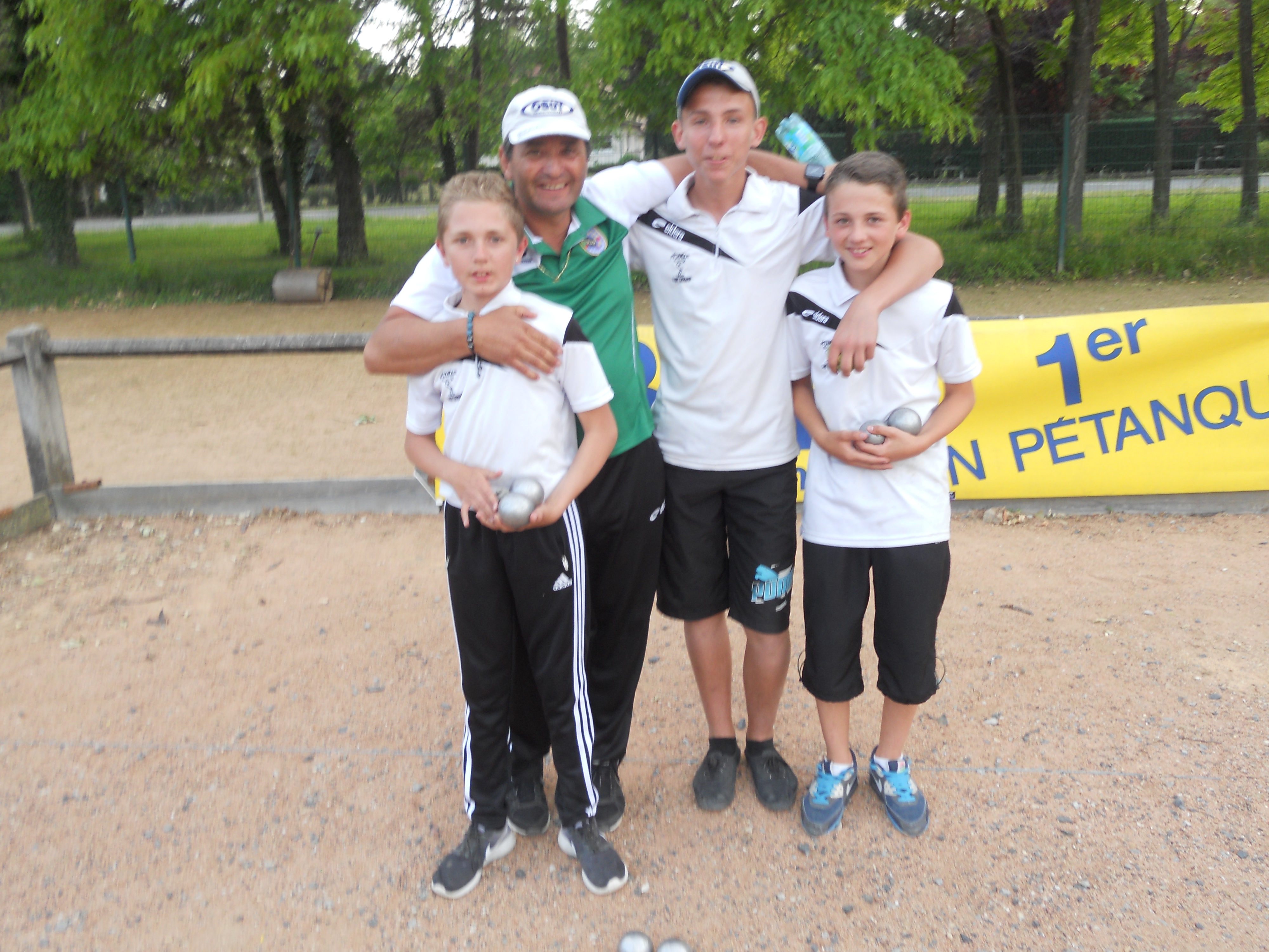 Anthony Laurent Claude Billaud ( coach ) Anthony Moulin et Quentin Hernandez Anthony Laurent Claude Billaud ( coach ) Anthony Moulin et Quentin Hernandez