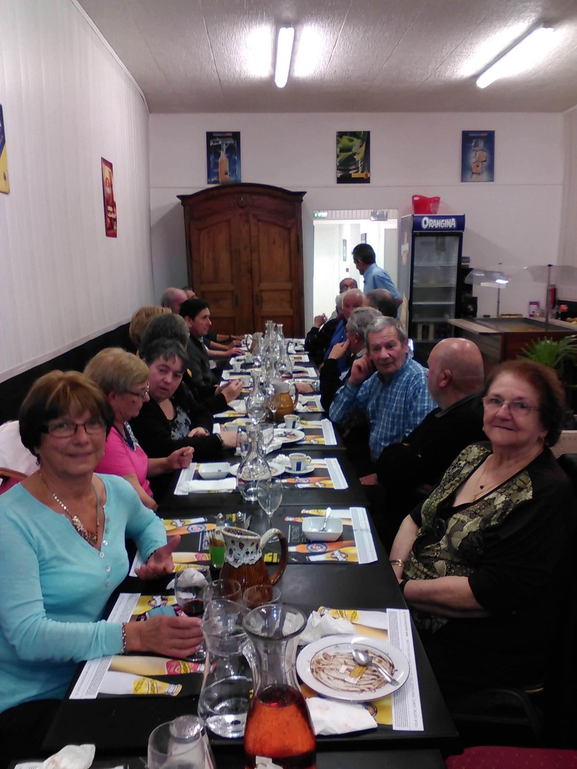 Les  Vétérans  a  table