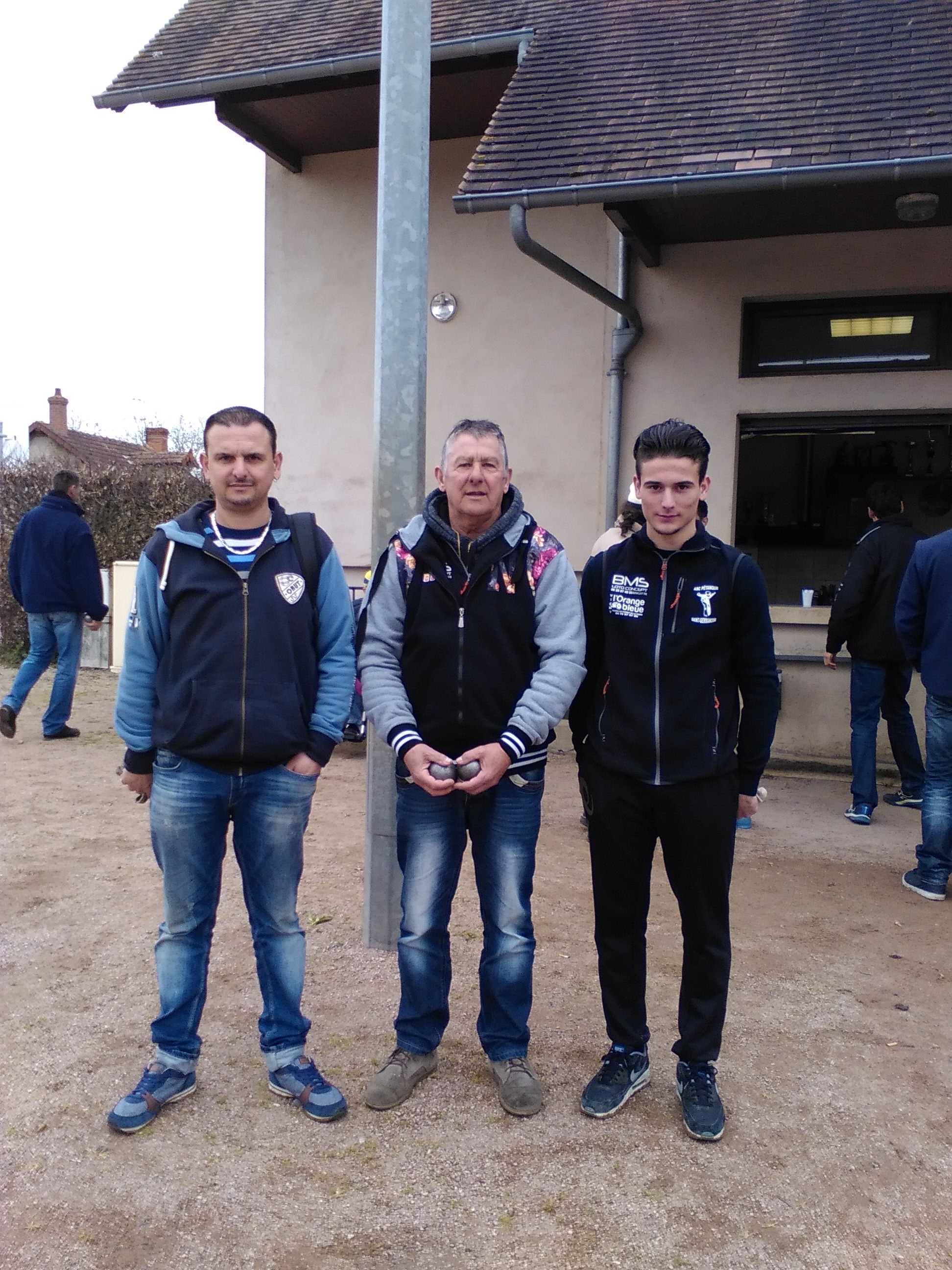 Triplettes  de  Bessay  Sur  Allier