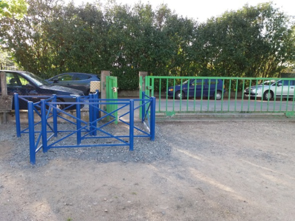 UNE "CHICANE" ENFIN INSTALLEE AU TERRAIN DE PETANQUE UNE "CHICANE" ENFIN INSTALLEE AU TERRAIN DE PETANQUE