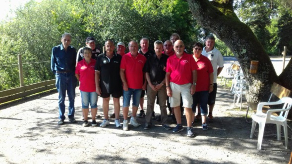 MATCH NUL DES VETERANS EN CHAMPIONNAT DES CLUBS EN DEPLACEMENT A CUSSET MATCH NUL DES VETERANS EN CHAMPIONNAT DES CLUBS EN DEPLACEMENT A CUSSET