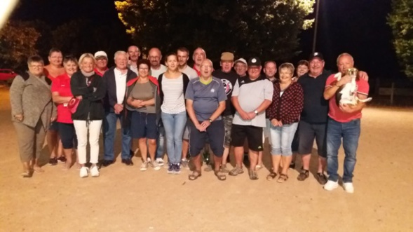 Les participants réunis en fin de soirée  pour la photo souvenir !