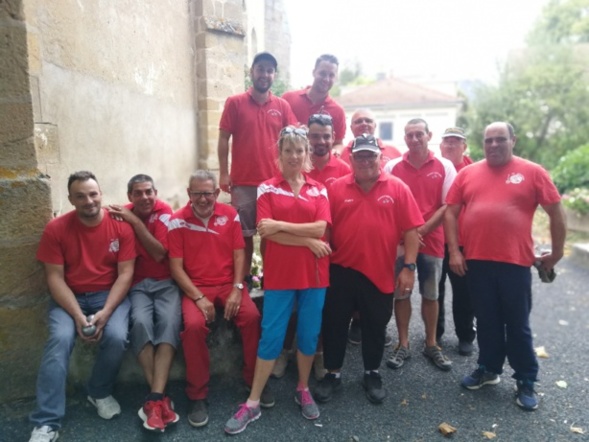 La photo souvenir avec l'équipe du Vernet La photo souvenir avec l'équipe du Vernet