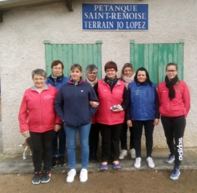 Les 2 équipes réunies pour la photo souvenir Les 2 équipes réunies pour la photo souvenir