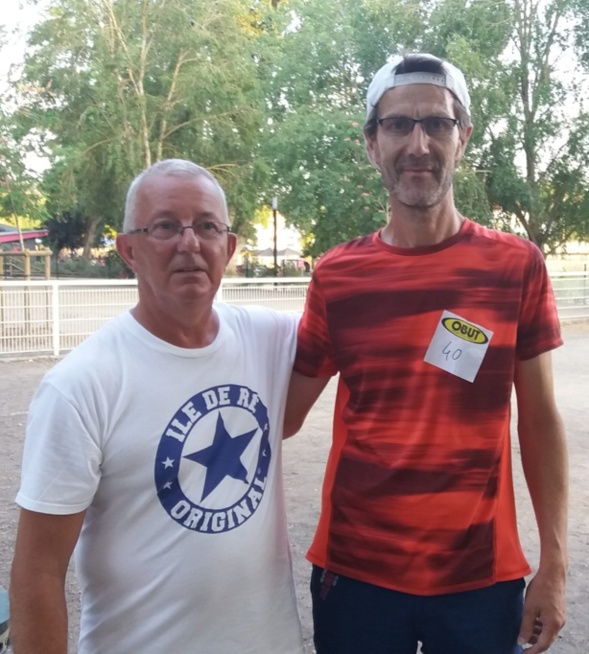 Les 2 finalistes du concours C réunis pour la photo souvenir. Les 2 finalistes du concours C réunis pour la photo souvenir.