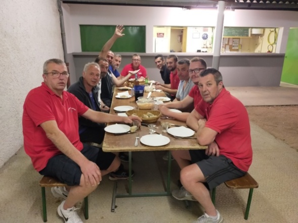 Toujours aussi conviviales les rencontres de coupe d'allier avec nos amis de Cognat !
