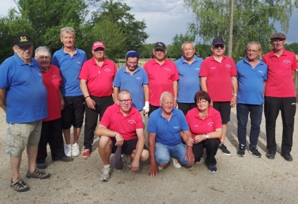 DEFAITE DES VETERANS FACE AU DONJON EN COUPE D'ALLIER