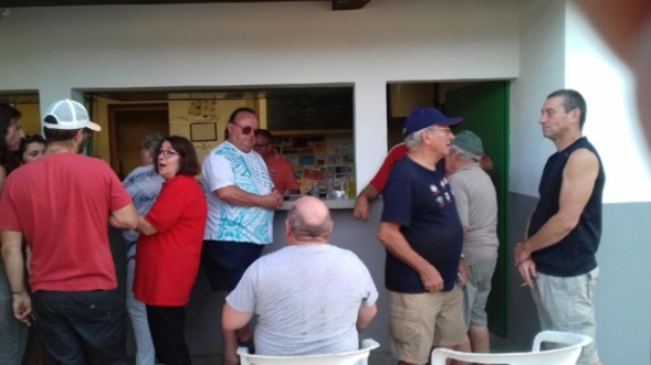 "Max et les ferrailleurs" du dimanche en place pour les verres de l'amitié ! "Max et les ferrailleurs" du dimanche en place pour les verres de l'amitié !