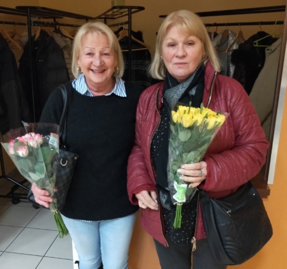 Elisabeth et Danielle, les heureuses gagnantes du concours ! Elisabeth et Danielle, les heureuses gagnantes du concours !