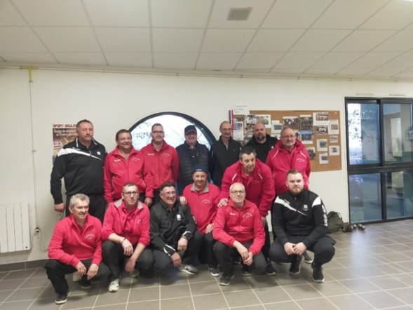 Cussettois et saint rémois réunis pour la photo souvenir de cette journée. Cussettois et saint rémois réunis pour la photo souvenir de cette journée.