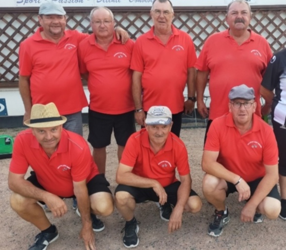 L'équipe vétéran en route pour la grande finale ! (manquent sur la photo Monique, Marie Ange et Danielle) L'équipe vétéran en route pour la grande finale ! (manquent sur la photo Monique, Marie Ange et Danielle)