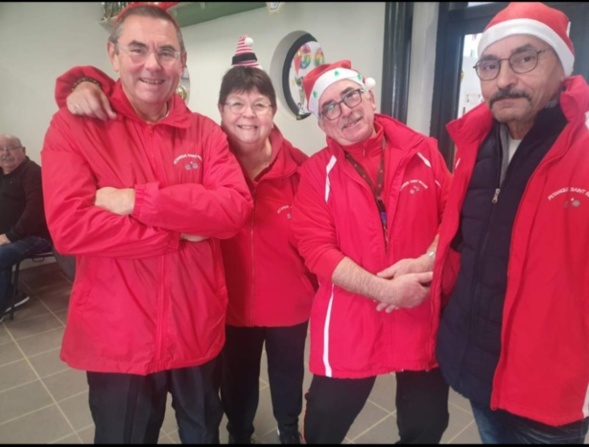 UN PANIER DE NOËL GARNI DE BONS MOMENTS DE CONVIVIALITÉ POUR LES PARTICIPANTS ! UN PANIER DE NOËL GARNI DE BONS MOMENTS DE CONVIVIALITÉ POUR LES PARTICIPANTS !