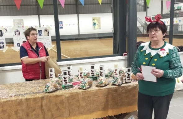 Nicole et Marie Ange lors de la remise des récompenses. Nicole et Marie Ange lors de la remise des récompenses.