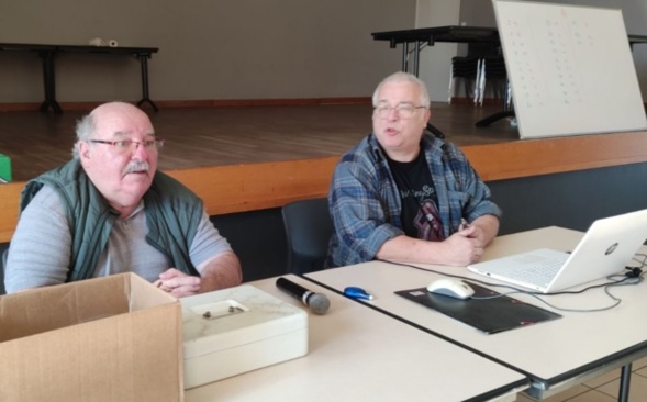 A la table de marque, Pascal et Jacky. A la table de marque, Pascal et Jacky.