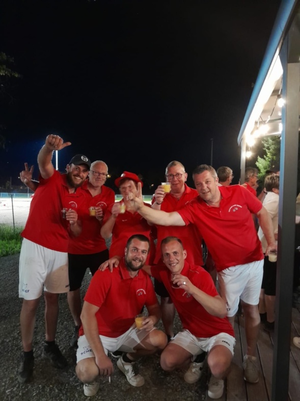 Champions... à la buvette ! Champions... à la buvette !