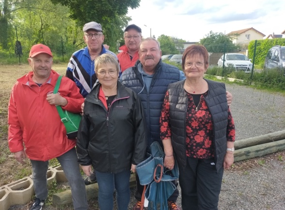 MONIQUE, KIKI ET SERGE S'INCLINENT EN FINALE DU CONCOURS (B) DU TRIPLETTE PROMOTION VÉTÉRAN D'ABREST MONIQUE, KIKI ET SERGE S'INCLINENT EN FINALE DU CONCOURS (B) DU TRIPLETTE PROMOTION VÉTÉRAN D'ABREST