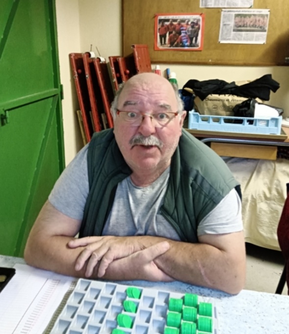 Et Jacky le trésorier responsable des jetons ! Et Jacky le trésorier responsable des jetons !