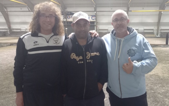 L'équipe yzeurienne gagnante du concours B. L'équipe yzeurienne gagnante du concours B.