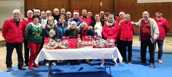 UN PANIER DE NOEL BIEN APPRÉCIÉ PAR LES MEMBRES DU CLUB POUR CLÔTURER LA SAISON ! UN PANIER DE NOEL BIEN APPRÉCIÉ PAR LES MEMBRES DU CLUB POUR CLÔTURER LA SAISON !