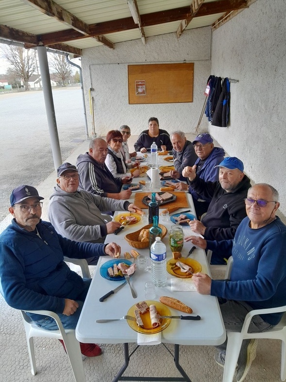 Un casse croûte bien mérité pour les ouvriers du jour !
