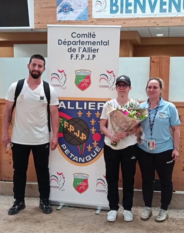 Les champions d'Allier, l'équipe cussetoise Alexandra Charpin et Romain Regaldo.