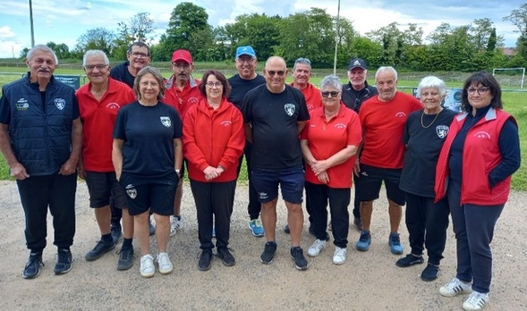 CHARMES PREND SA REVANCHE EN CHAMPIONNAT DES CLUBS FACE A L'ÉQUIPE VÉTÉRAN (C) CHARMES PREND SA REVANCHE EN CHAMPIONNAT DES CLUBS FACE A L'ÉQUIPE VÉTÉRAN (C)