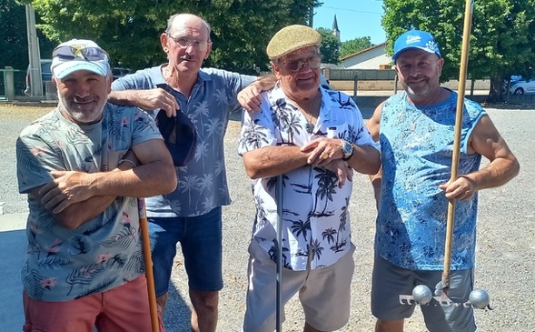 4 COURAGEUX VÉTÉRANS ONT EFFECTUÉ LE DÉSHERBAGE ET L'ÉTALEMENT DES GRAVIERS AU TERRAIN DE LA GARE