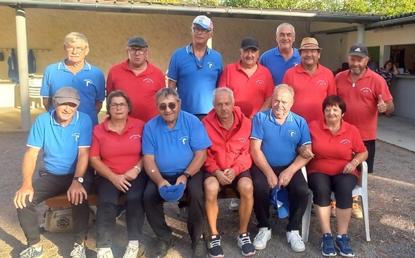 LES VÉTÉRANS (A) SE QUALIFIENT POUR LA FINALE DE COUPE D'ALLIER EN BATTANT VARENNES/ALLIER LES VÉTÉRANS (A) SE QUALIFIENT POUR LA FINALE DE COUPE D'ALLIER EN BATTANT VARENNES/ALLIER