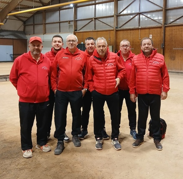 L' ÉQUIPE SENIOR DE JEU PROVENCAL S'INCLINE 2 FOIS EN CHAMPIONNAT DES CLUBS L' ÉQUIPE SENIOR DE JEU PROVENCAL S'INCLINE 2 FOIS EN CHAMPIONNAT DES CLUBS