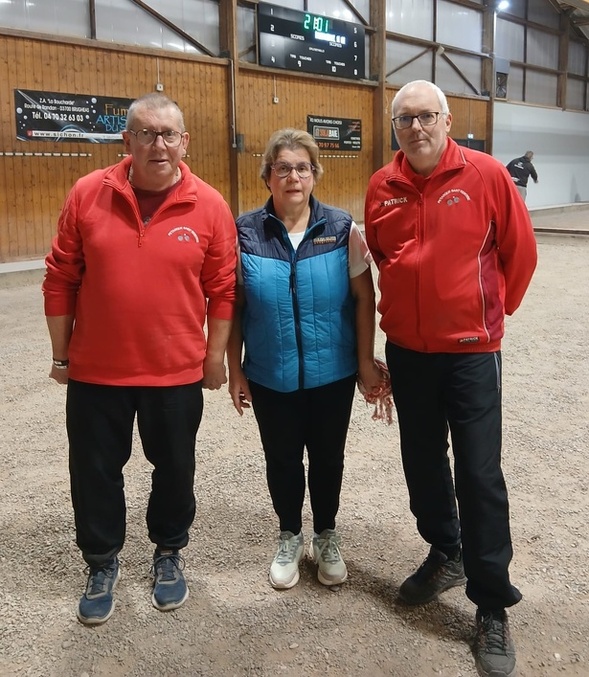 MARIE ANGE, SERGE ET ALAIN QUARTS DE FINALISTES DU (B) AU CHALLENGE GRINCOURT DE VICHY PÉTANQUE 