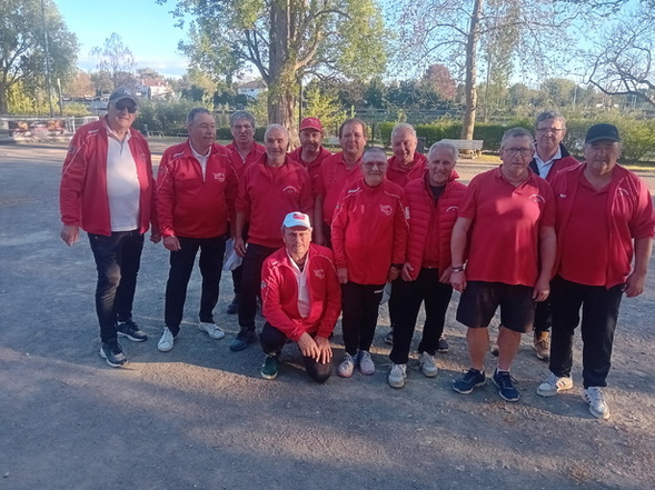 LES VÉTÉRANS (A) VICTORIEUX A VICHY PÉTANQUE EN COUPE D'ALLIER