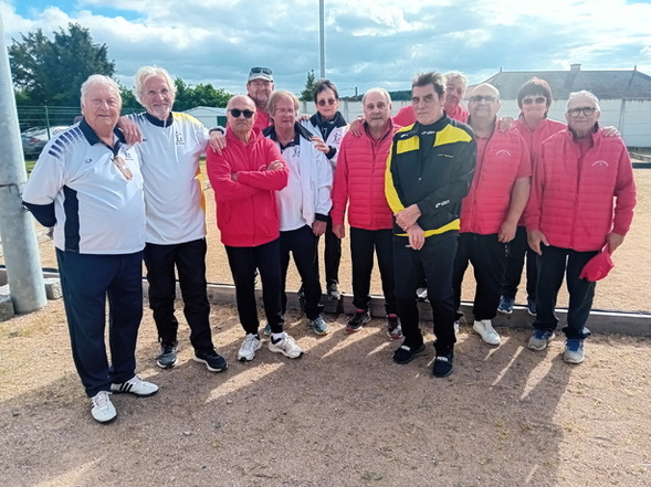 UNE VICTOIRE ET 2 DÉFAITES POUR LES VÉTÉRANS EN CHAMPIONNAT DES CLUBS UNE VICTOIRE ET 2 DÉFAITES POUR LES VÉTÉRANS EN CHAMPIONNAT DES CLUBS