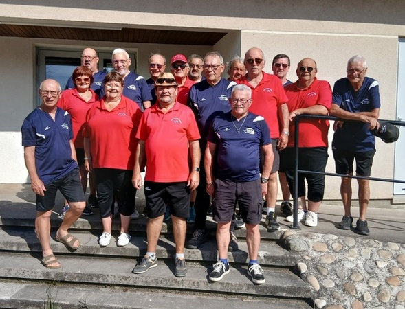 UNE VICTOIRE ET 2 DÉFAITES EN CHAMPIONNAT DES CLUBS POUR LES VÉTÉRANS UNE VICTOIRE ET 2 DÉFAITES EN CHAMPIONNAT DES CLUBS POUR LES VÉTÉRANS