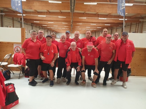 LES VÉTÉRANS VICE CHAMPIONS DÉPARTEMENTAUX EN CHAMPIONNAT DES CLUBS LES VÉTÉRANS VICE CHAMPIONS DÉPARTEMENTAUX EN CHAMPIONNAT DES CLUBS