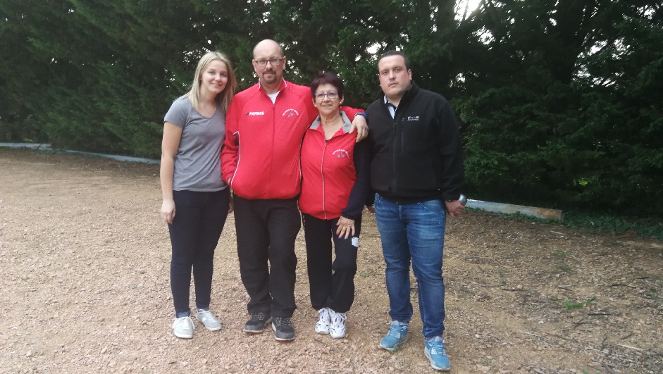 Nos 4 saint rémois réunis pour la photo souvenir ! Nos 4 saint rémois réunis pour la photo souvenir !