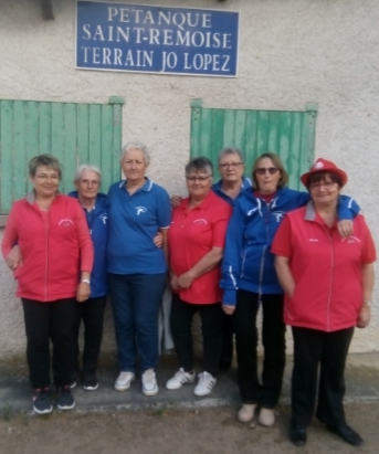 Les 2 équipes réunies pour la photo souvenir.