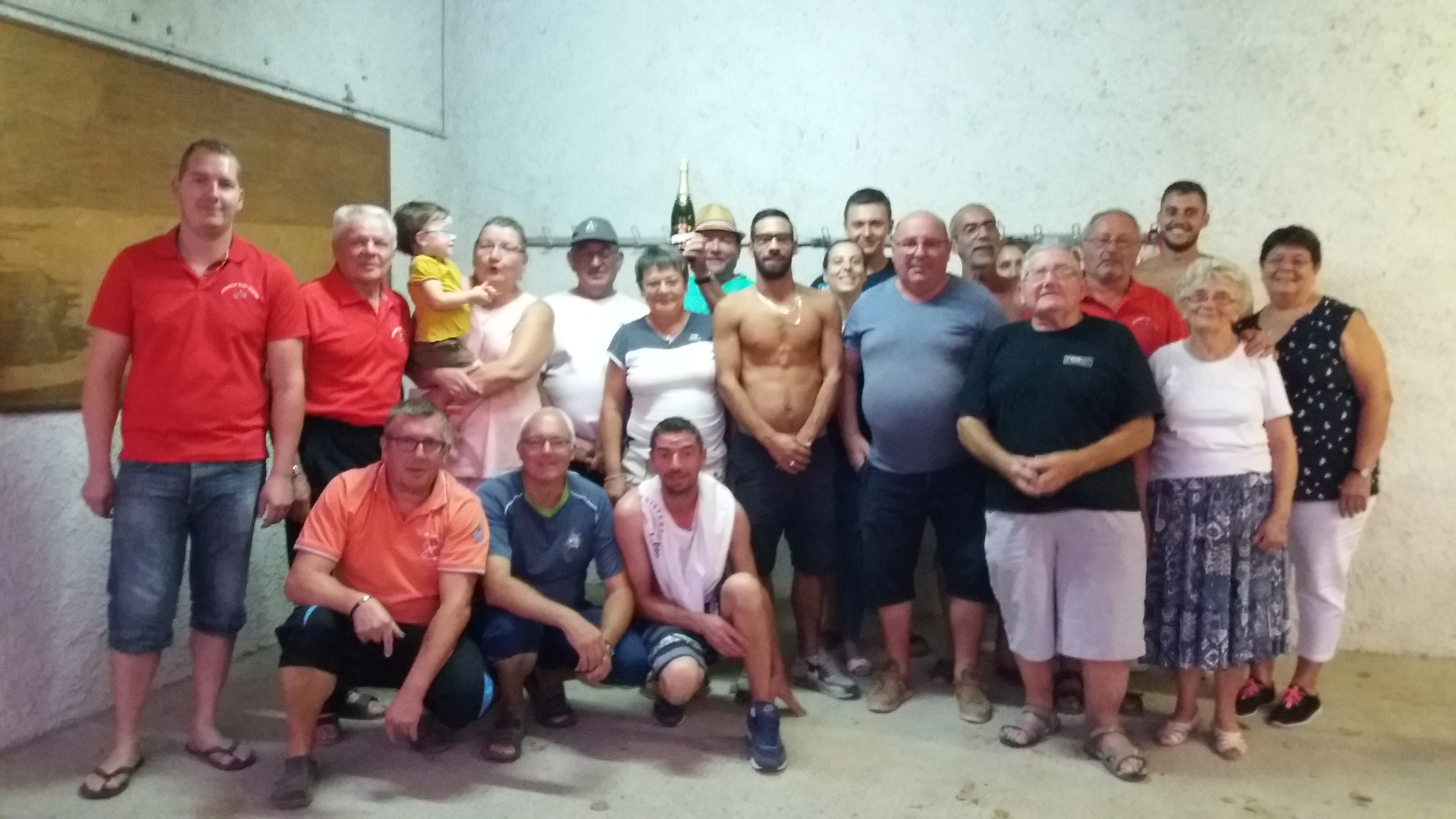 Les participants à cette belle journée réunis pour la photo souvenir !