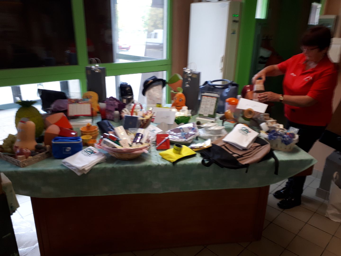 L'éventail des lots de la tombola organisée par Nicole !