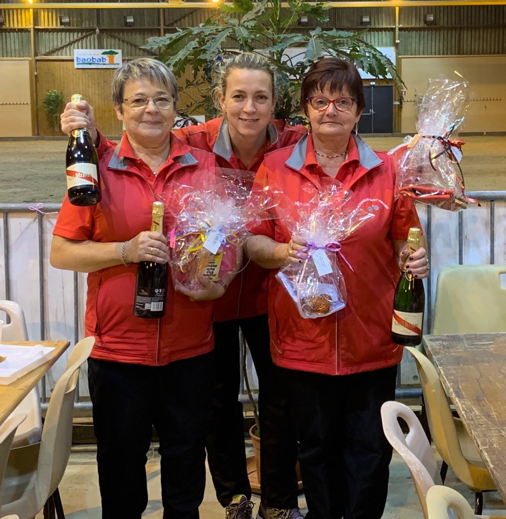 Champagne pour nos amies à déguster avec modération...si elles le trouvent ! Champagne pour nos amies à déguster avec modération...si elles le trouvent !