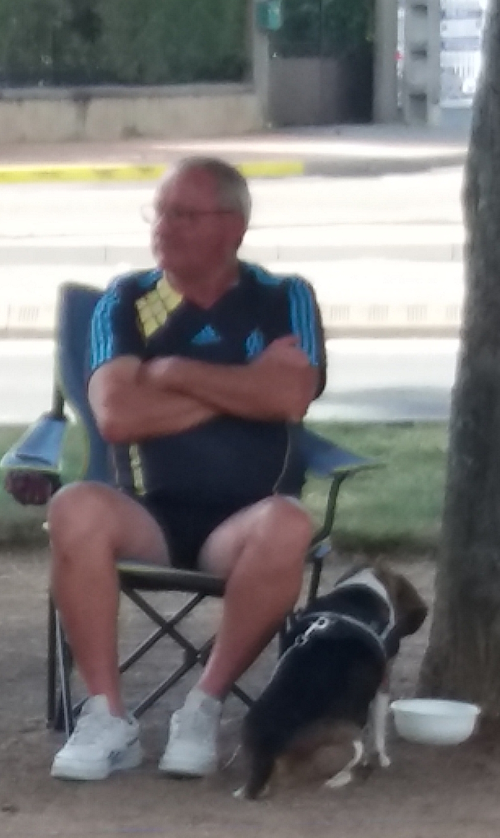 Le fidèle supporter Kiki et la mascotte Maya Le fidèle supporter Kiki et la mascotte Maya