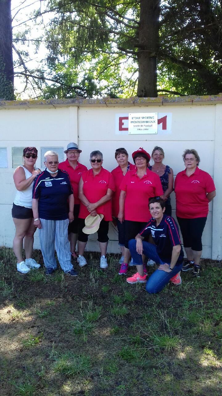 Les 2 équipes réunies pour la photo. Les 2 équipes réunies pour la photo.