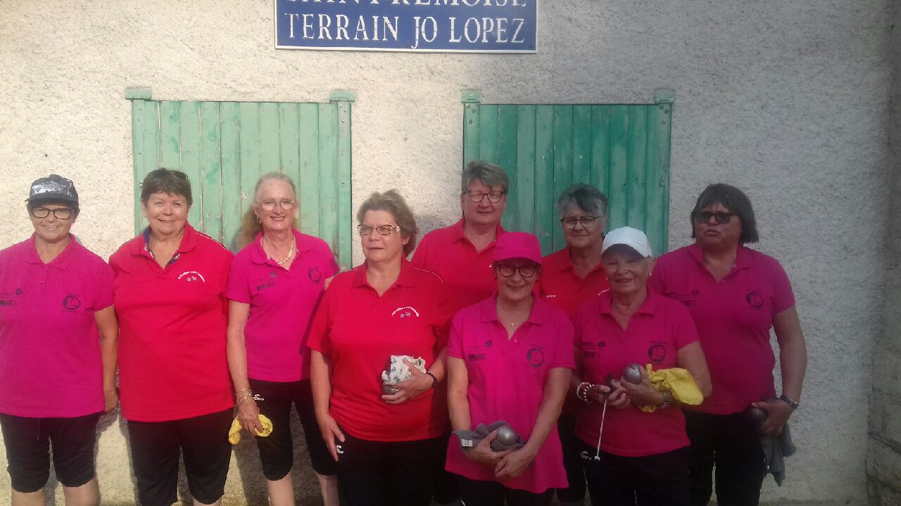 La photo souvenir des 2 équipes. La photo souvenir des 2 équipes.