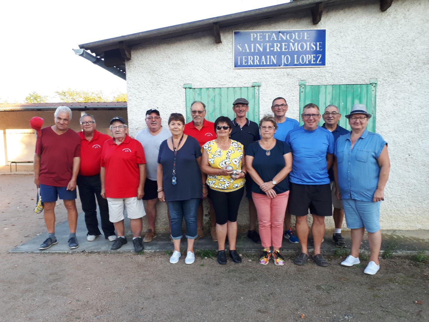 Tous les participants réunis pour la photo souvenir !