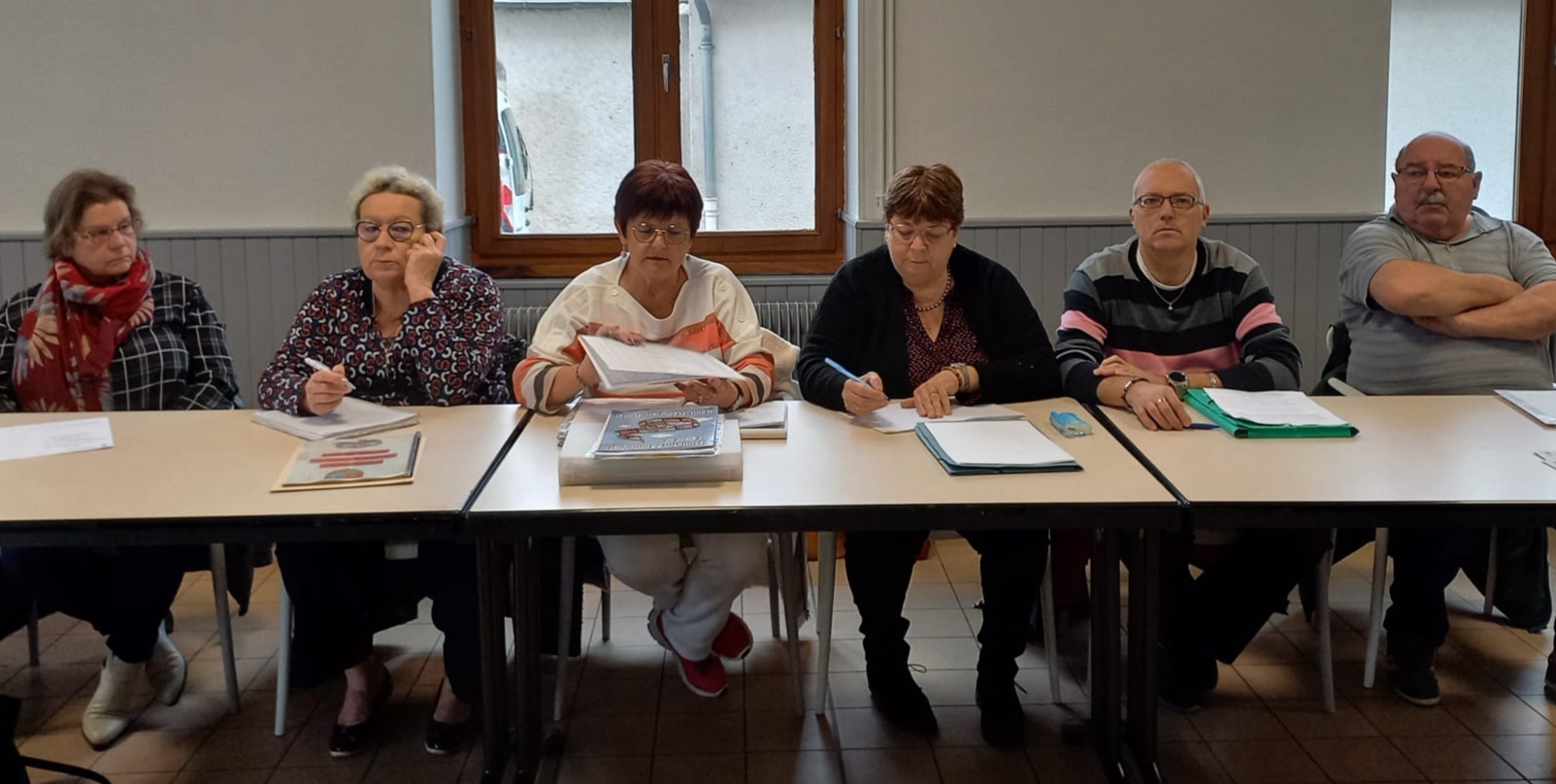 Madame Demarque adjointe au Maire et le bureau